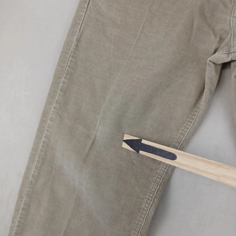 VTG Levis‎ 569 34x29 2004 Corduroy Loose Straight FLAWS